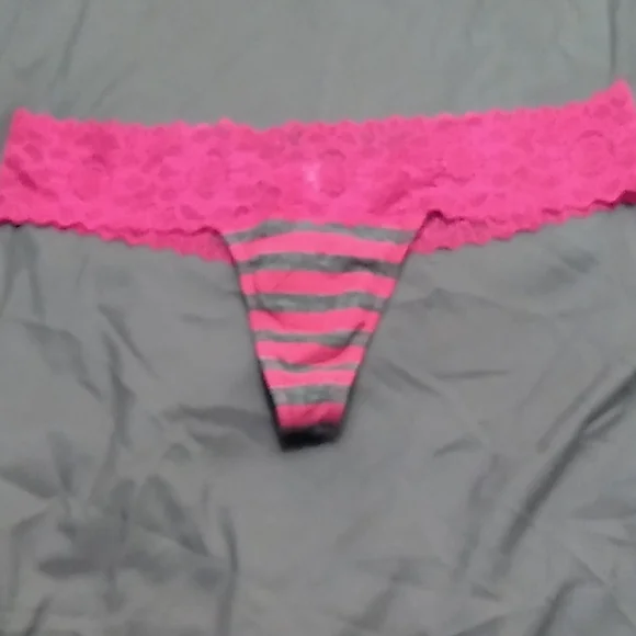 VICTORIA'S SECRET & PINK (7) THONGS AND (3) BIKINIS - Picture 6 of 7